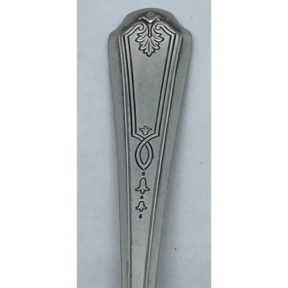 1922 Oneida Community Silver Plate 5 7/8” Teaspoon Beverly Pattern No Monogram